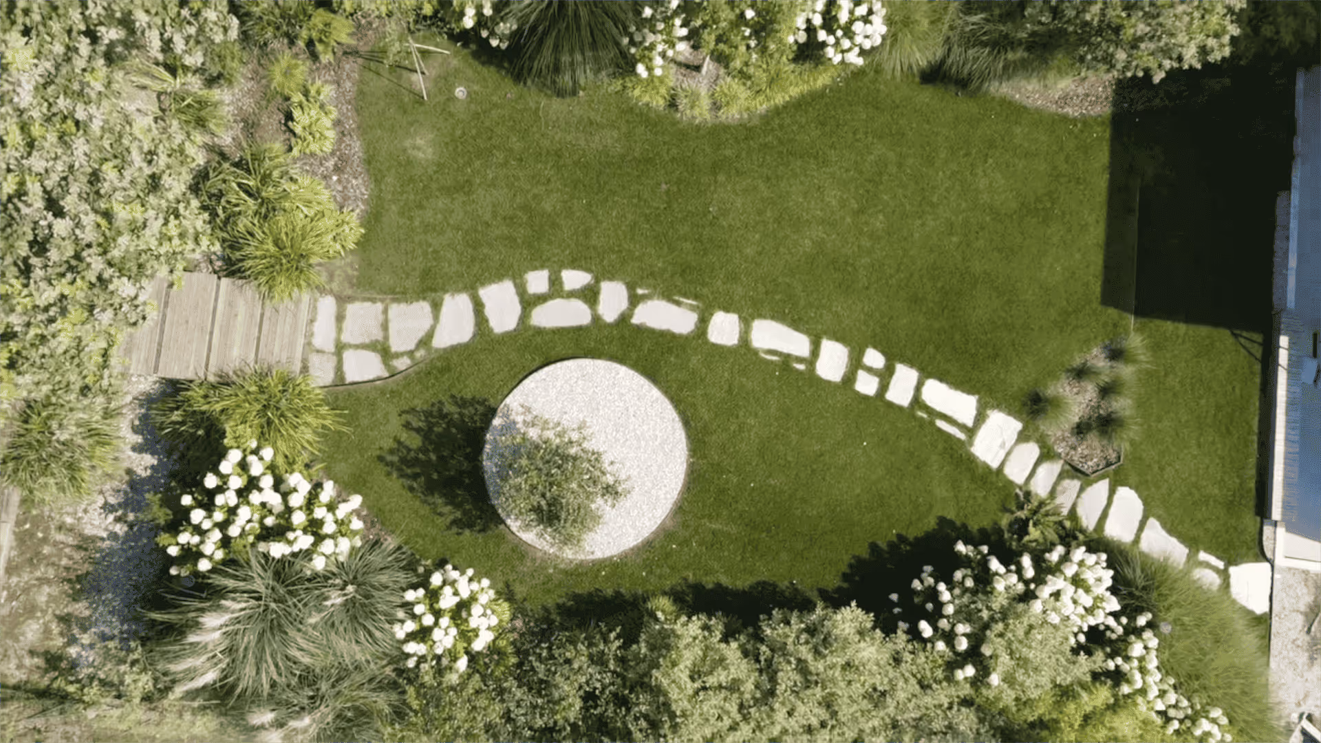 Progettazione e realizzazione di un giardino su misura di LS Giardini